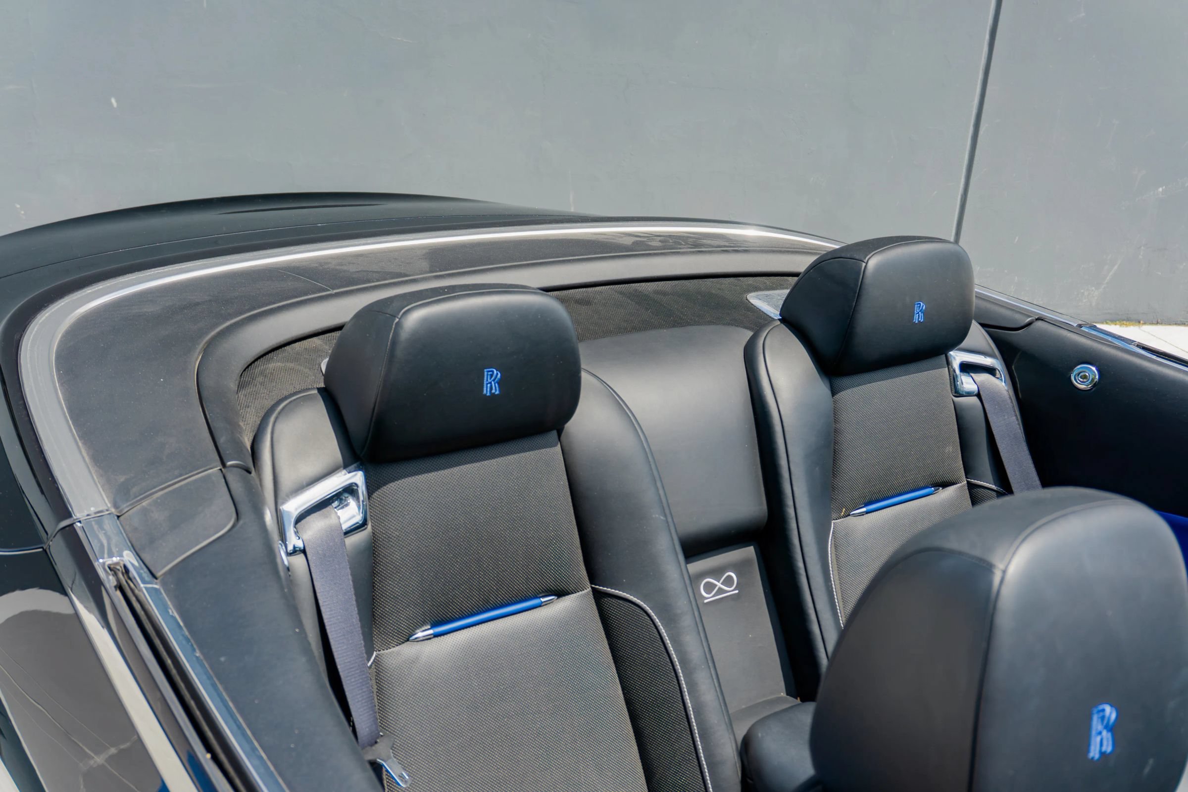Used 2018 Rolls-Royce Dawn RWD image 58