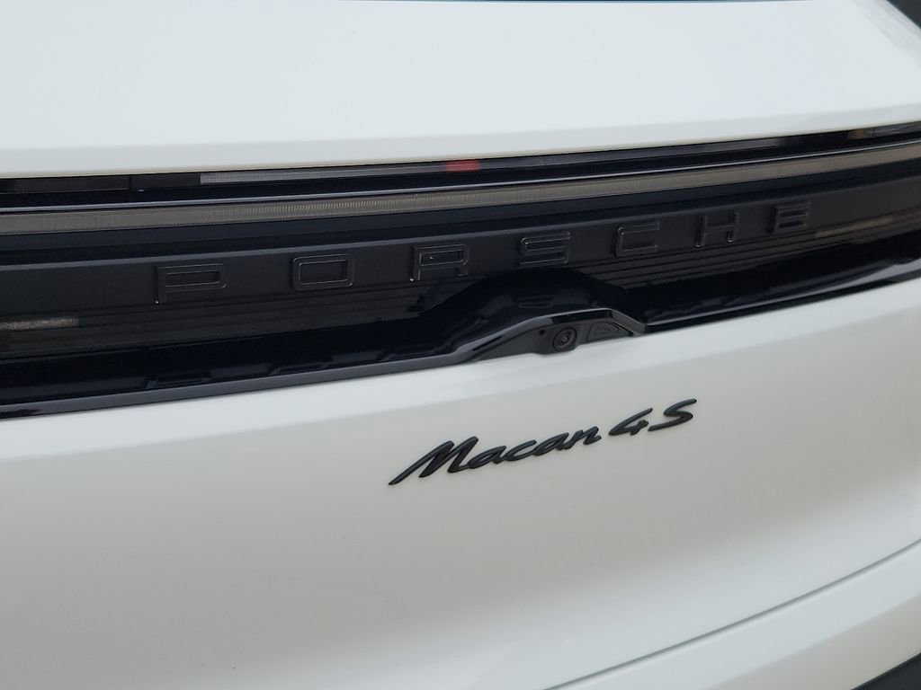 Used 2025 Porsche Macan 4S Electric image 28