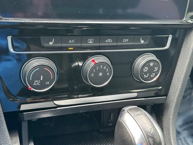 Used 2018 Volkswagen GTI SE w/ SE Leather Package FWD image 39