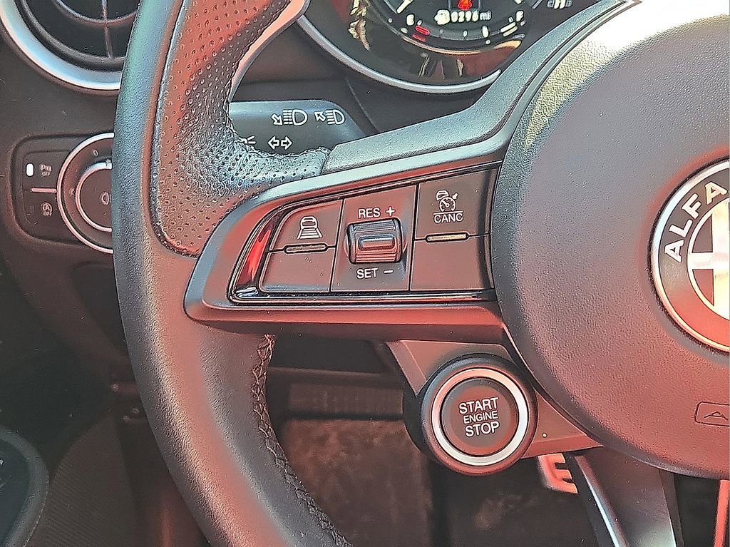 Used 2024 Alfa Romeo Giulia Veloce image 21