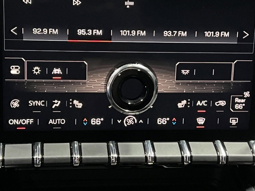 Used 2025 GMC Acadia Elevation image 30