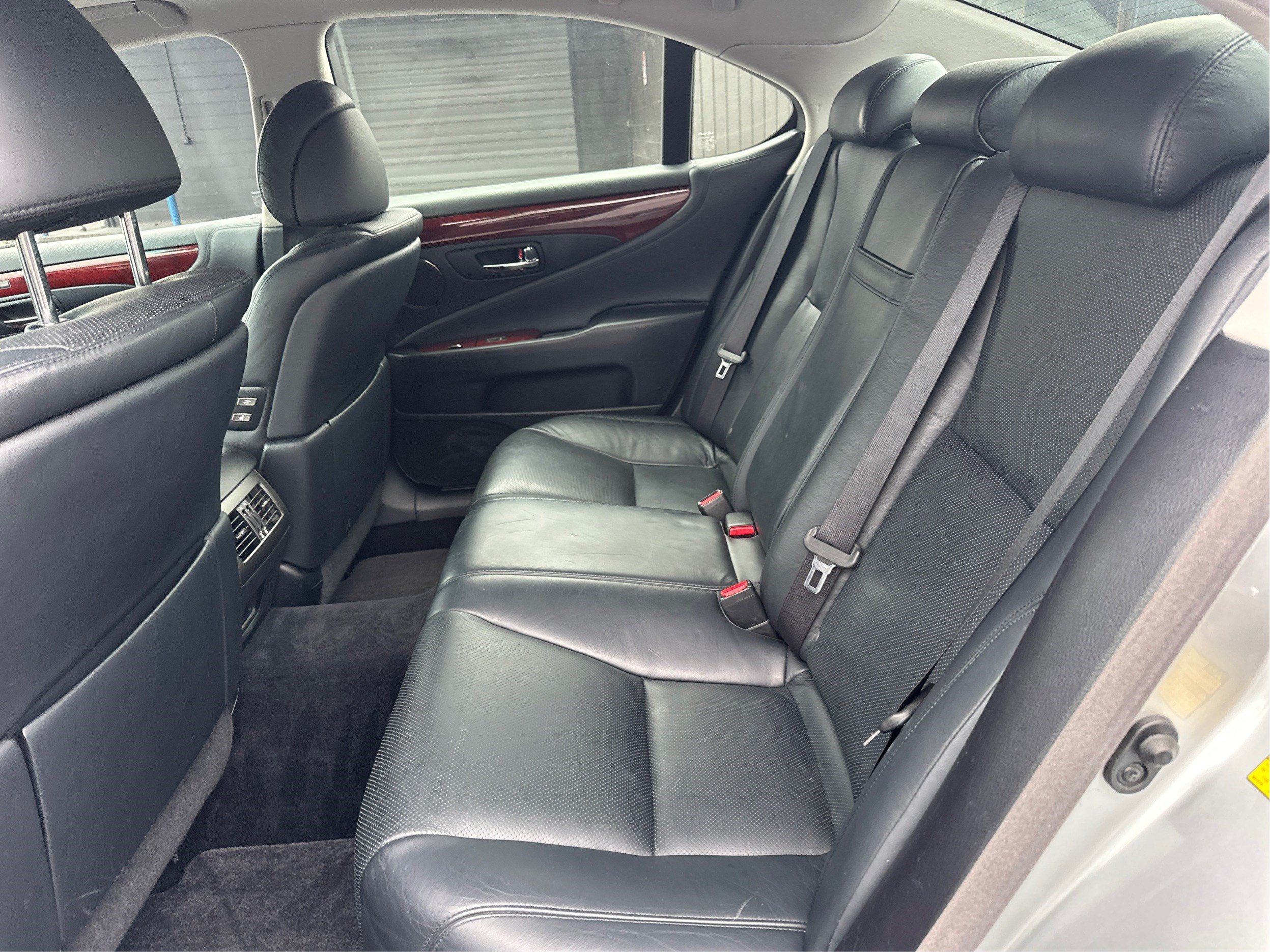 Used 2012 Lexus LS 460 AWD w/ Comfort Pkg image 10