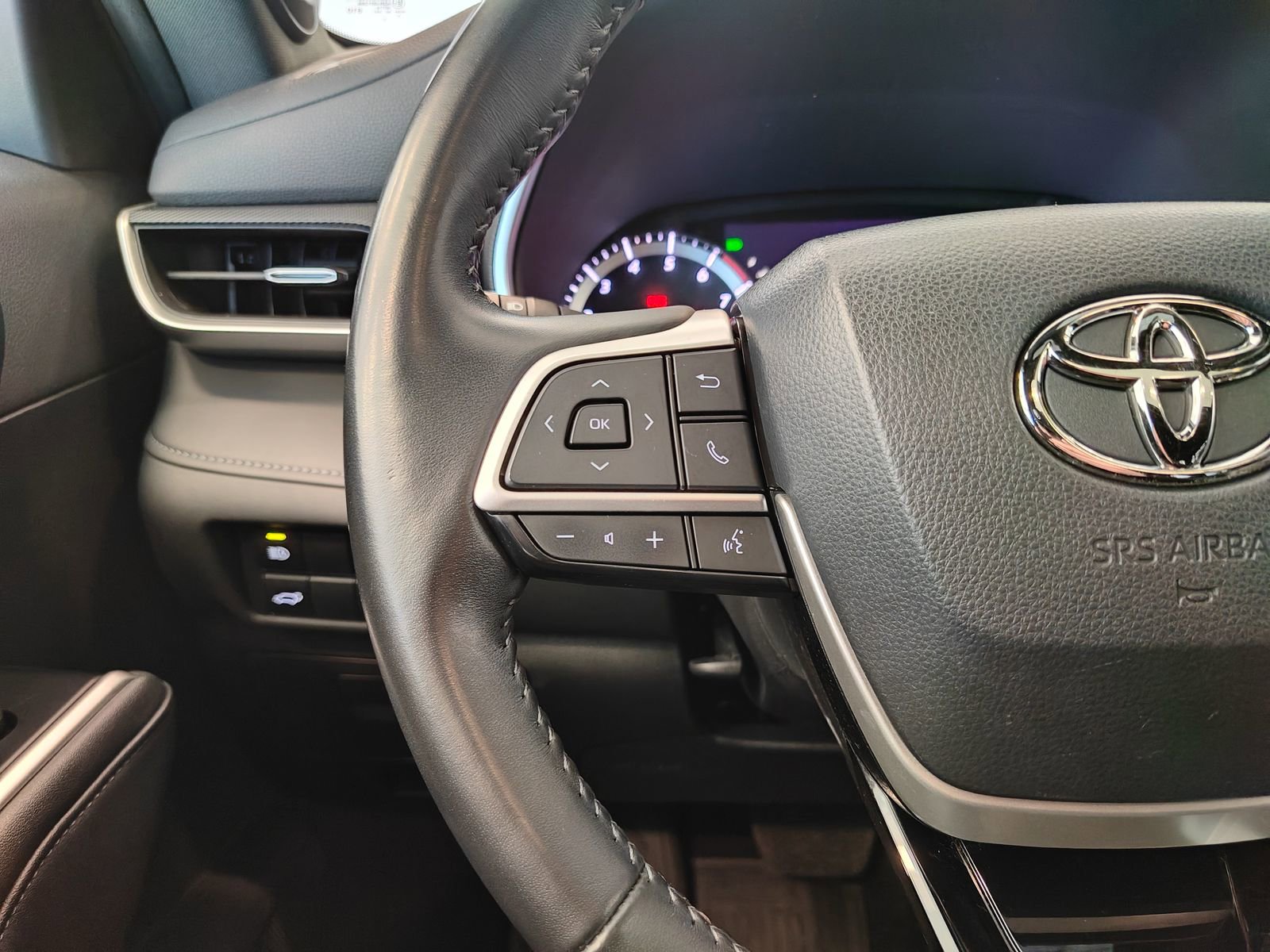 Used 2023 Toyota Highlander XSE image 26