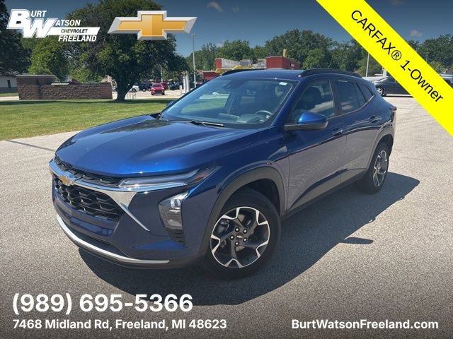 Used 2024 Chevrolet Trax LT w/ Sunroof Package FWD image 1