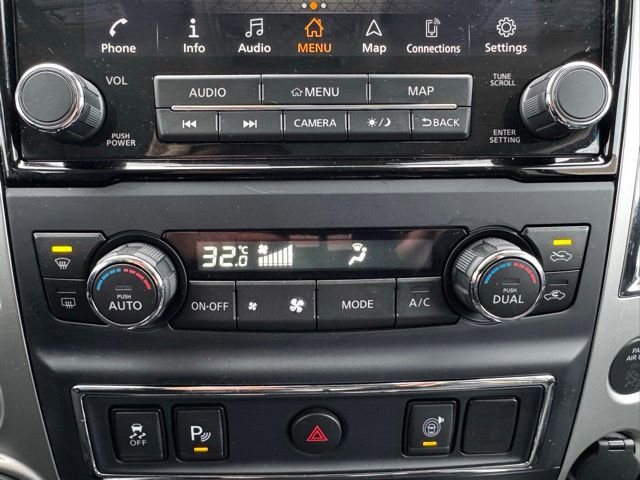 Used 2020 Nissan Titan SV image 10