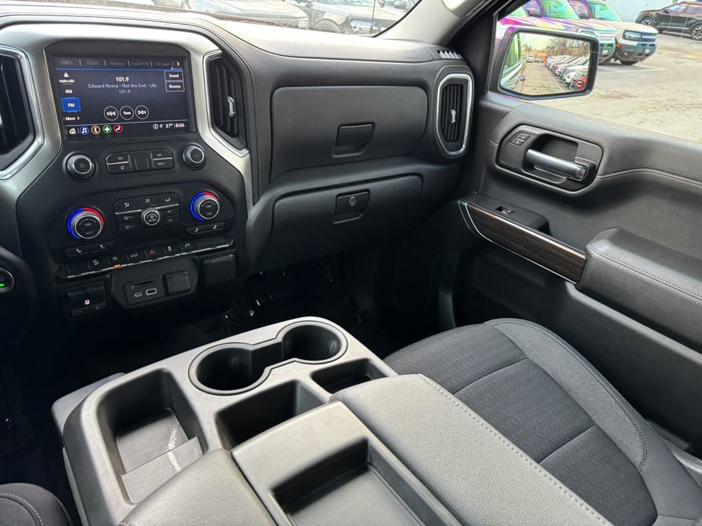 Used 2022 Chevrolet Silverado 1500 LT image 28