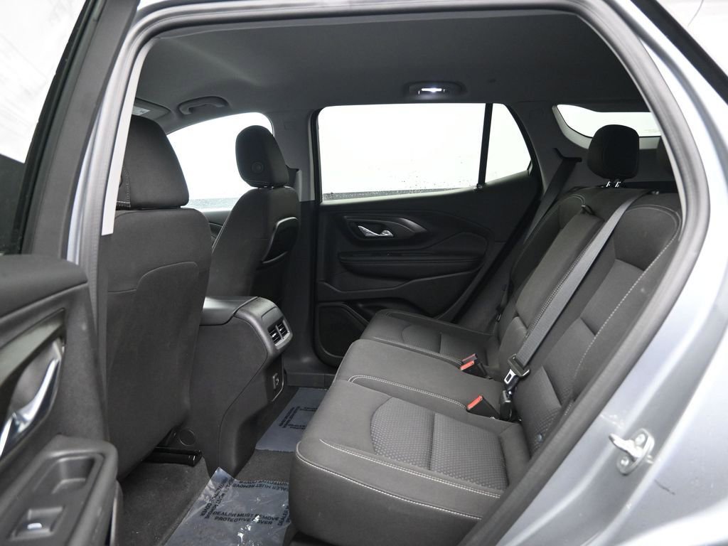 Used 2024 GMC Terrain SLE image 30