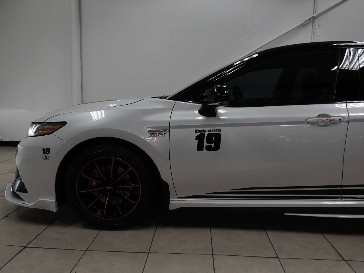 Used 2019 Toyota Camry XSE image 31