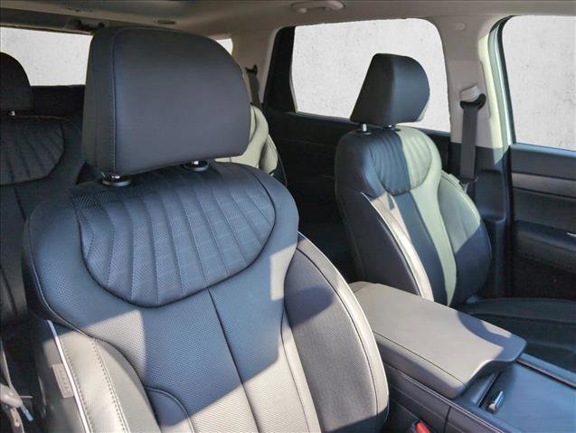 Used 2024 Hyundai Palisade Limited image 23