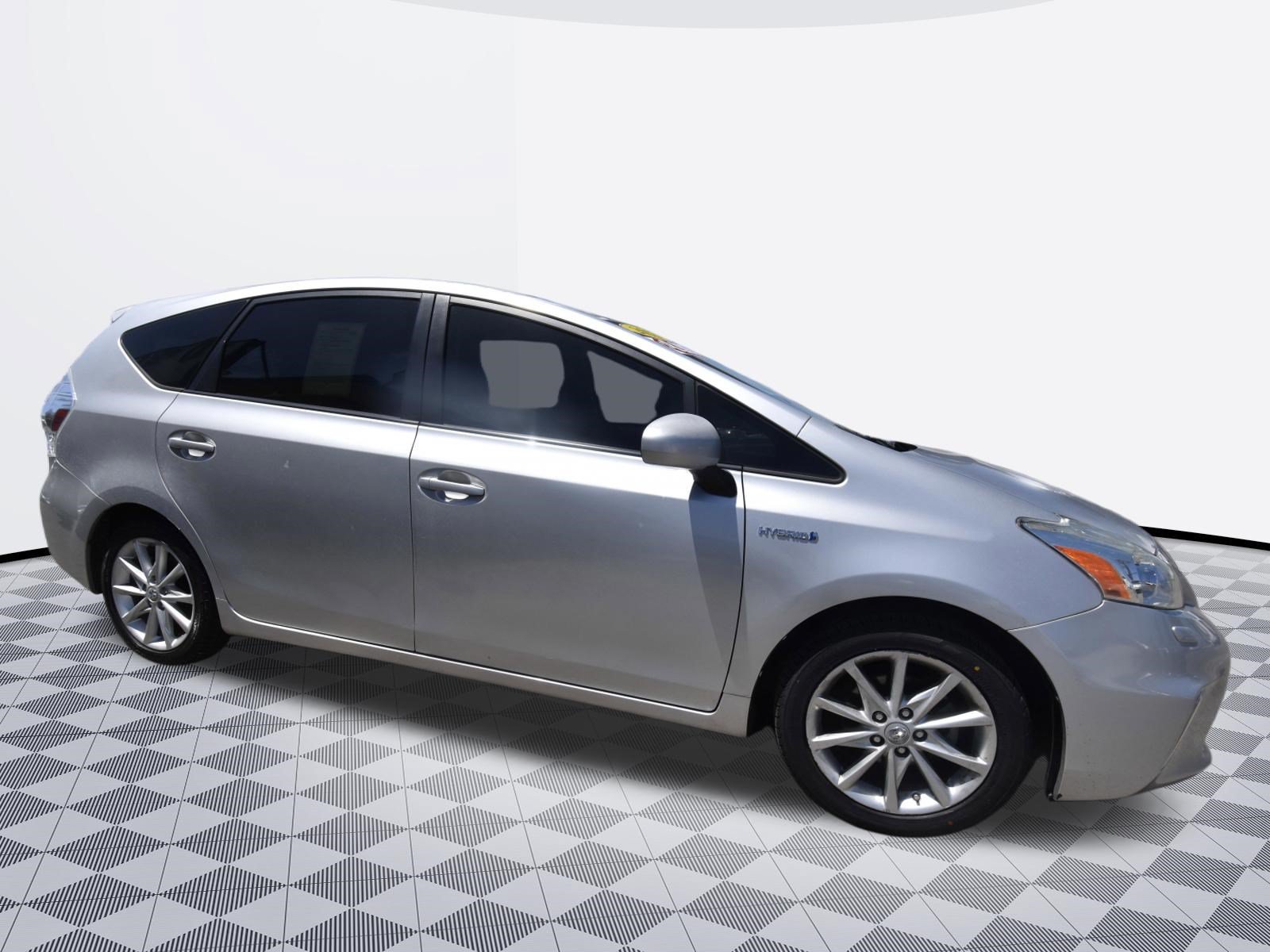 Used 2013 Toyota Prius V Five FWD image 6