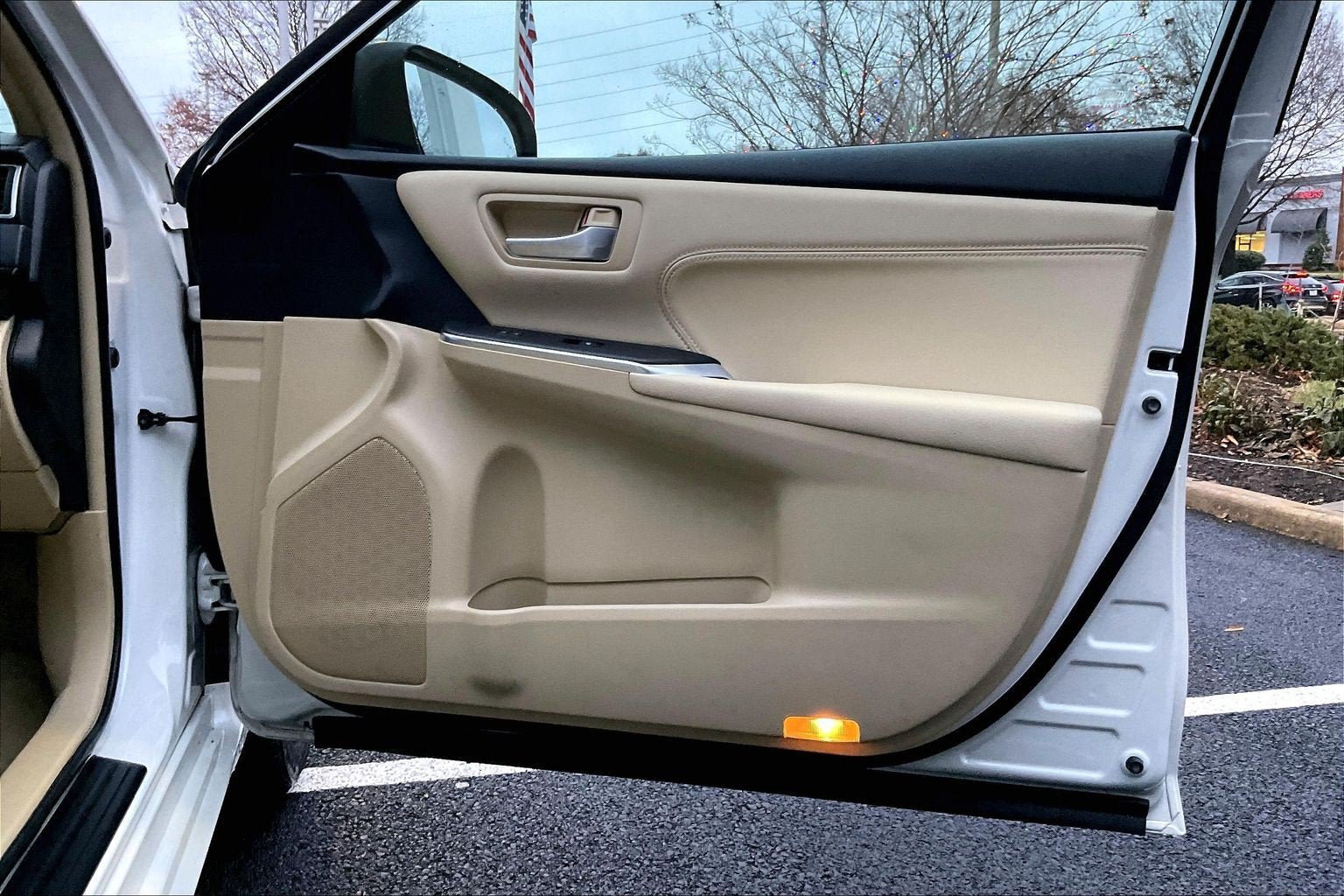 Used 2015 Toyota Camry XLE FWD image 23