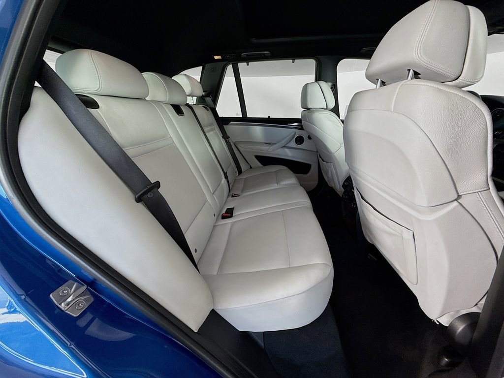 Used 2013 BMW X5 M image 28