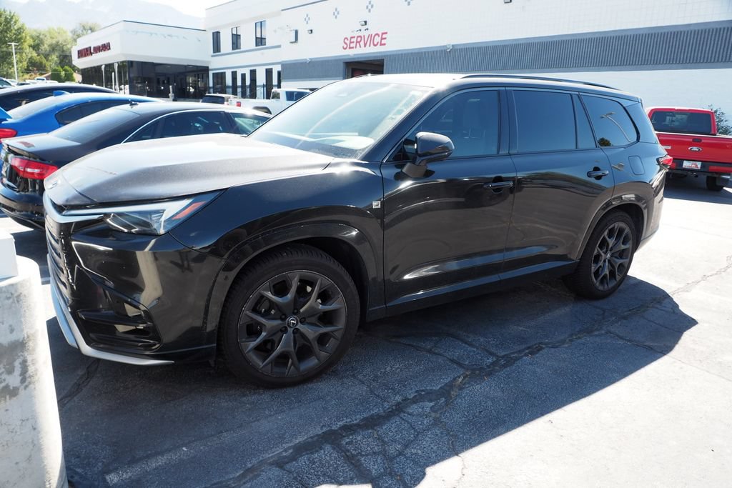 Used 2024 Lexus TX 500h AWD w/ Technology Package image 2