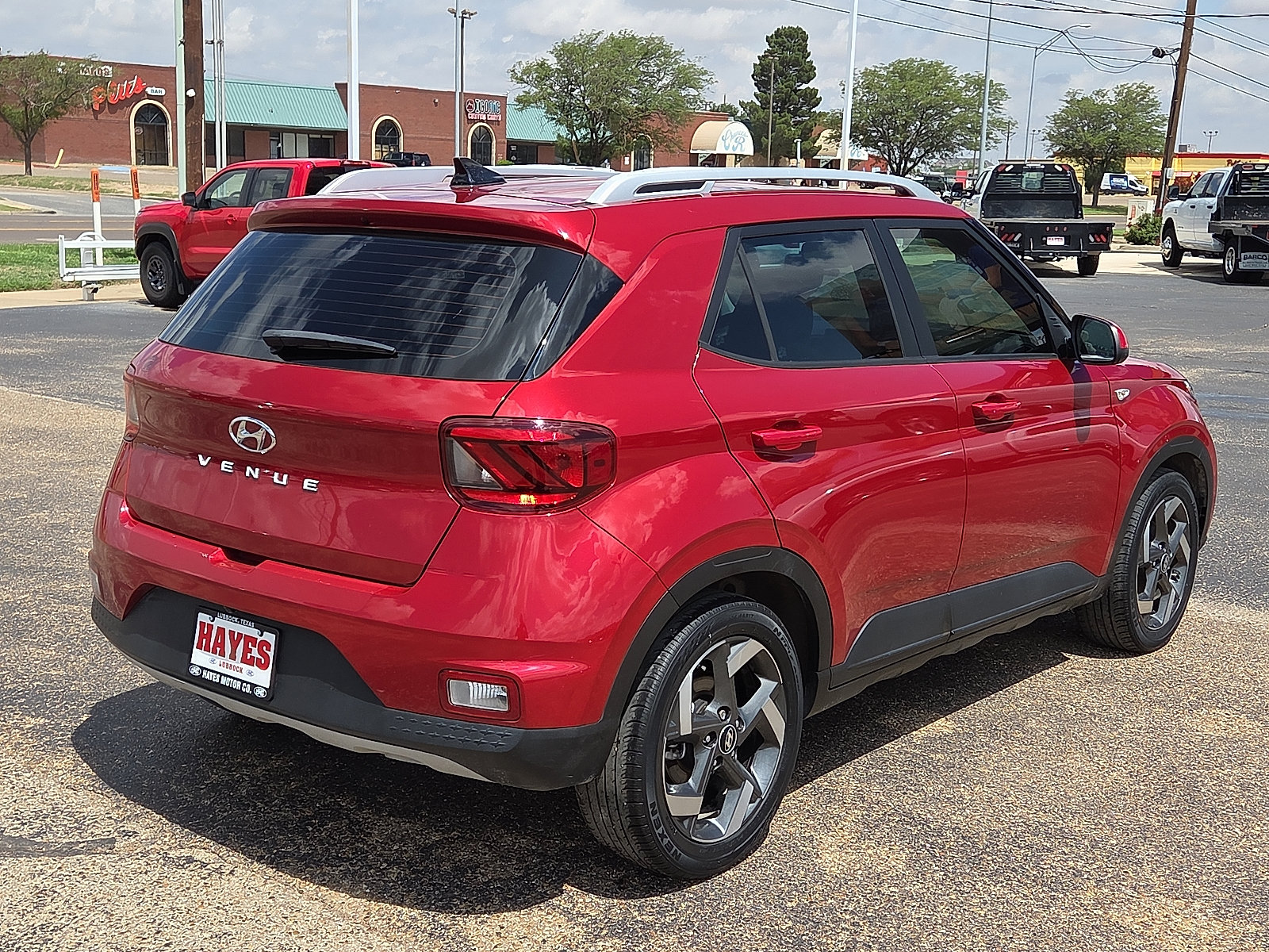 Used 2022 Hyundai Venue SEL FWD image 4