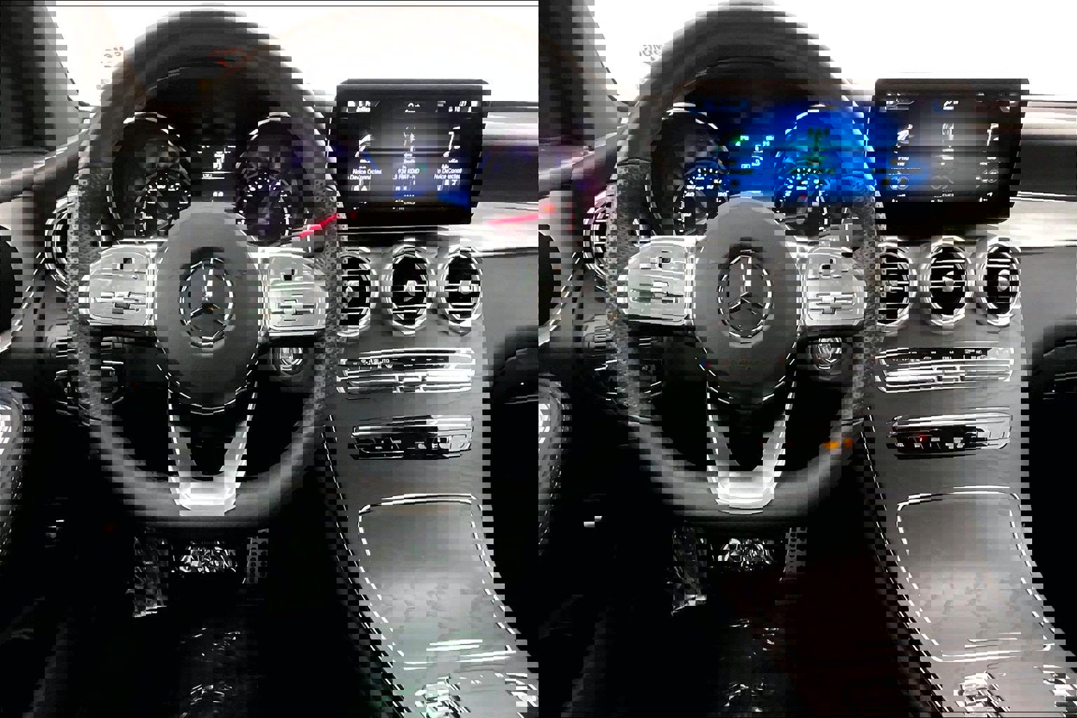 Used 2021 Mercedes-Benz GLC 300 image 4