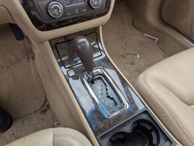 Used 2008 Cadillac DTS w/ Sun And Sound Package FWD image 12