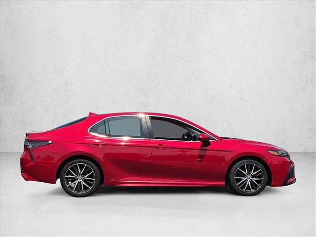 Used 2021 Toyota Camry SE FWD image 4