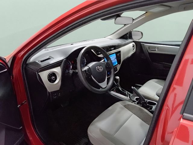 Used 2019 Toyota Corolla LE w/ Carpet Mat Package (TMS) FWD image 11