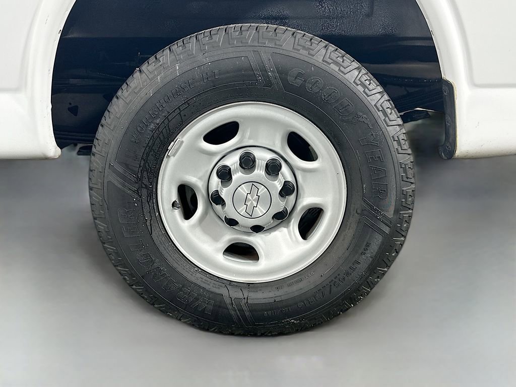 Used 2019 Chevrolet Express 2500 image 32
