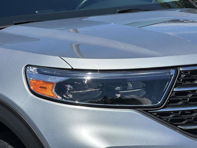 Used 2023 Ford Explorer XLT AWD/4WD image 29