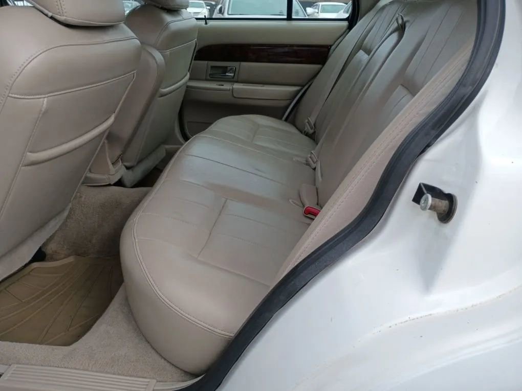 Used 2010 Mercury Grand Marquis LS image 15