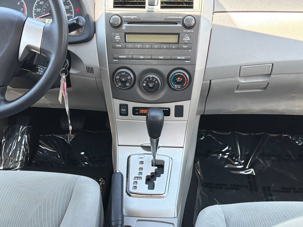 Used 2011 Toyota Corolla LE FWD image 12