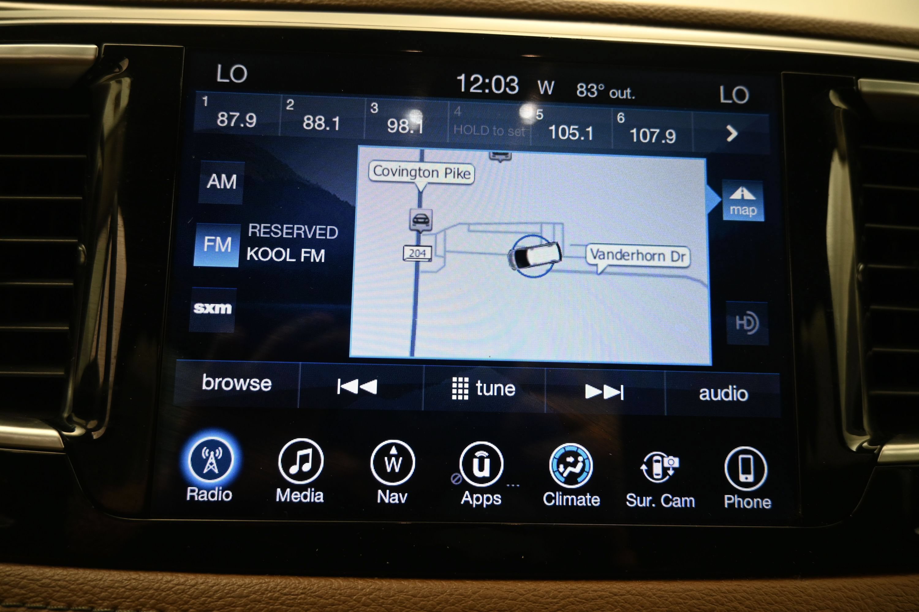 Used 2017 Chrysler Pacifica Limited FWD image 12