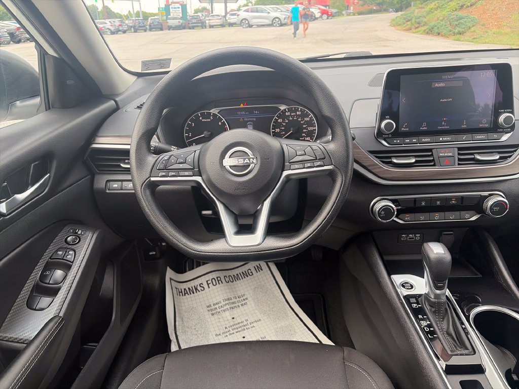 Used 2024 Nissan Altima 2.5 SV AWD/4WD image 14