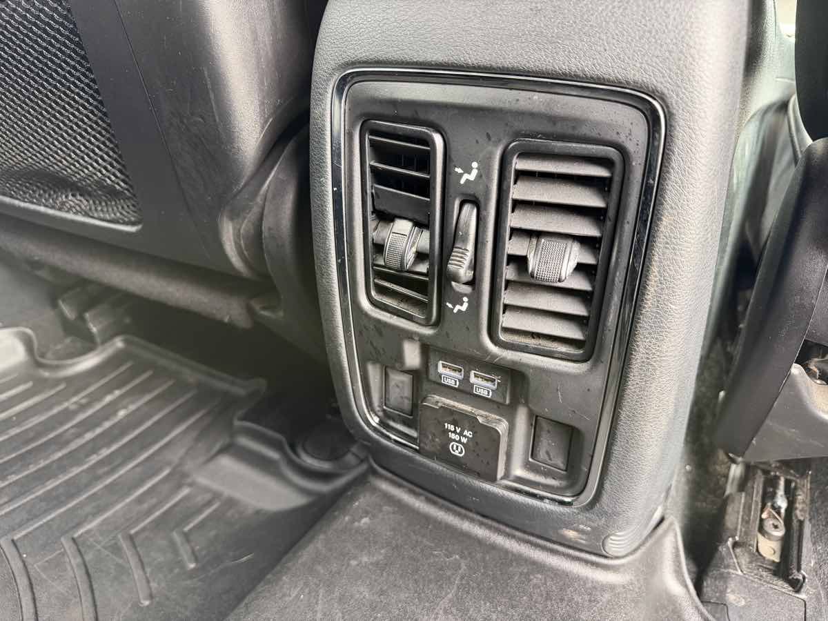 Used 2019 Jeep Grand Cherokee Limited AWD/4WD image 17