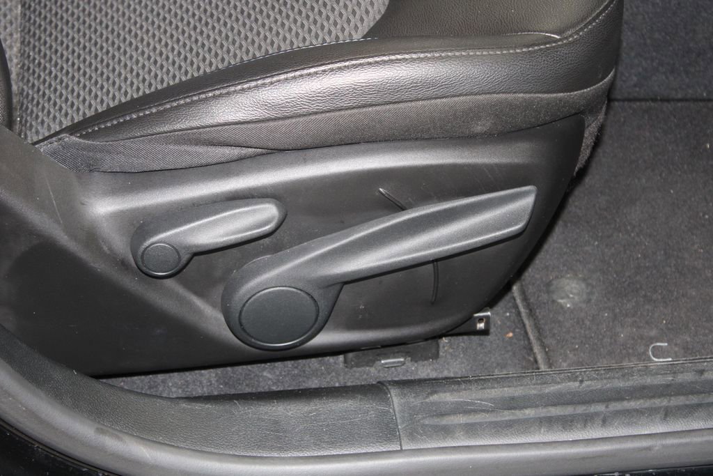 Used 2025 Jeep Compass Latitude AWD/4WD image 24