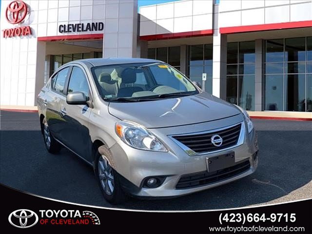 Used 2013 Nissan Versa FWD image 1