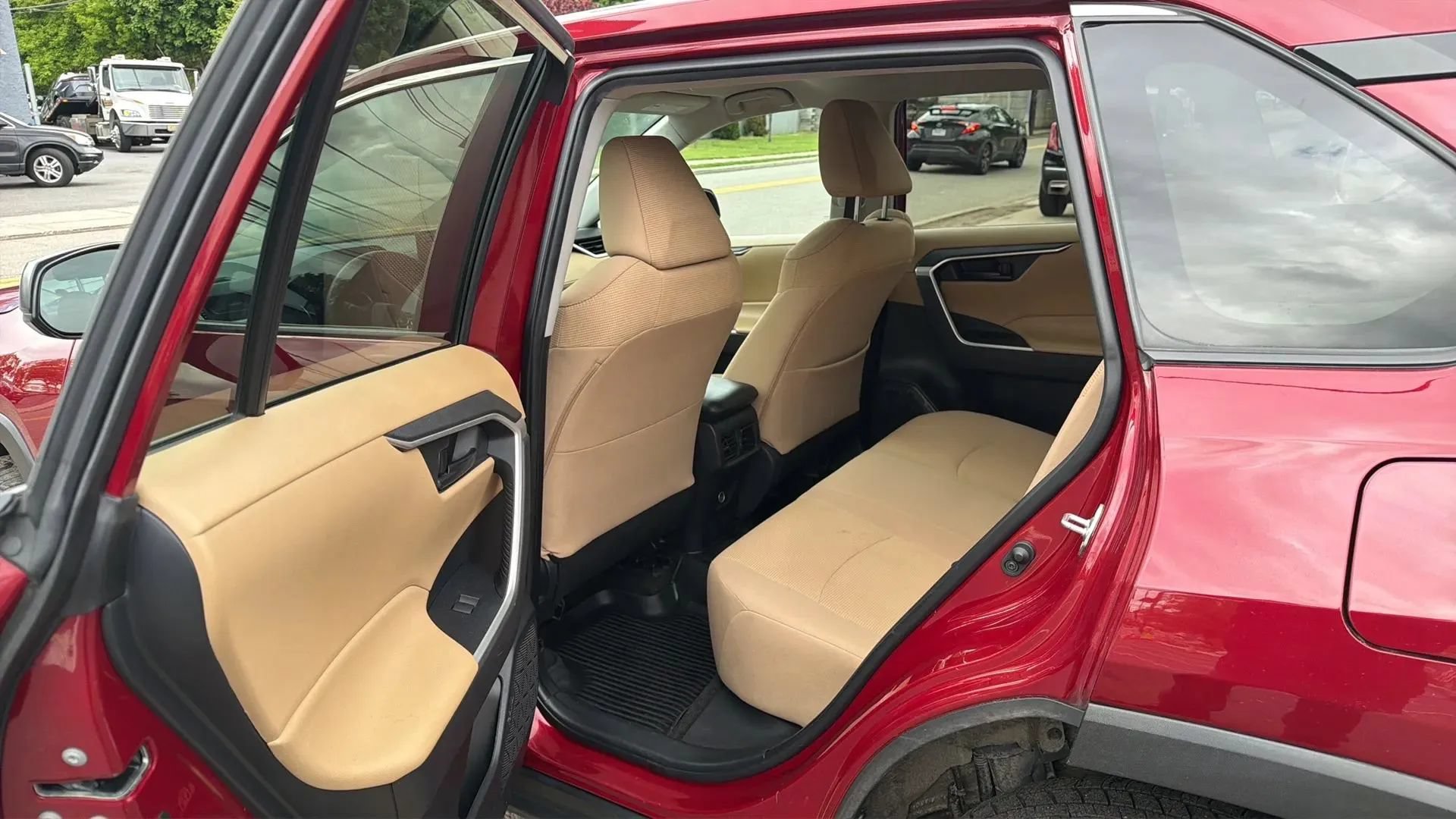 Used 2022 Toyota RAV4 LE AWD/4WD image 28