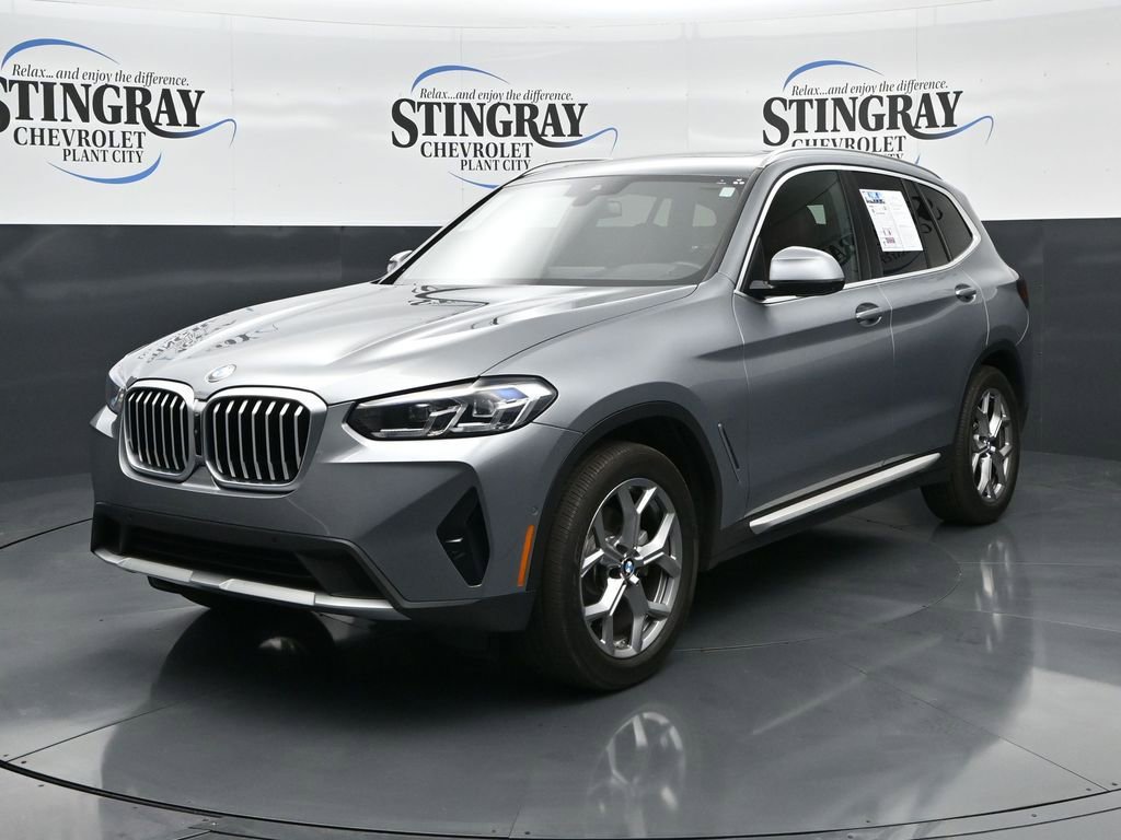 Used 2024 BMW X3 xDrive30i w/ Premium Package image 3