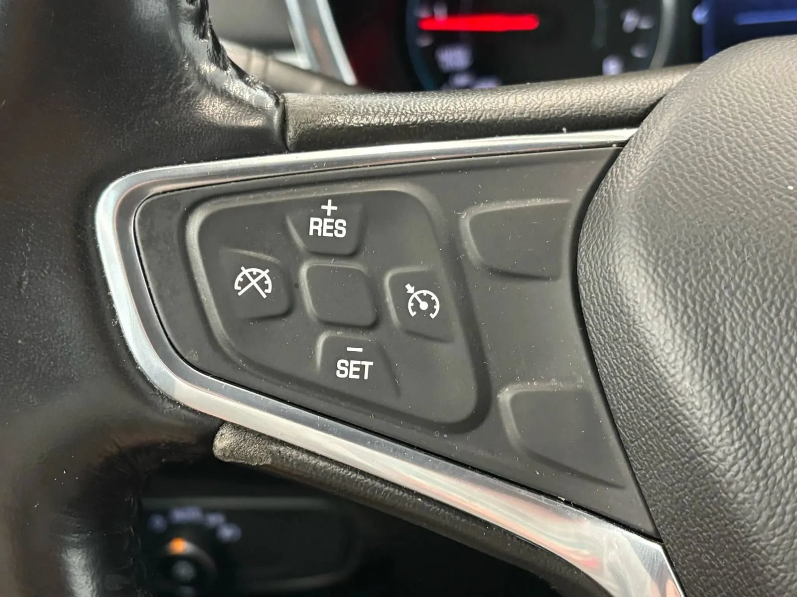 Used 2019 Chevrolet Equinox LT FWD image 28
