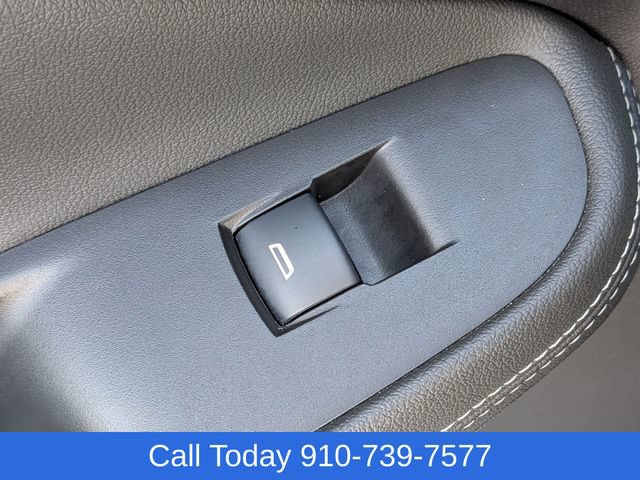 Used 2023 Buick Encore GX Essence w/ Experience Buick Package FWD image 28