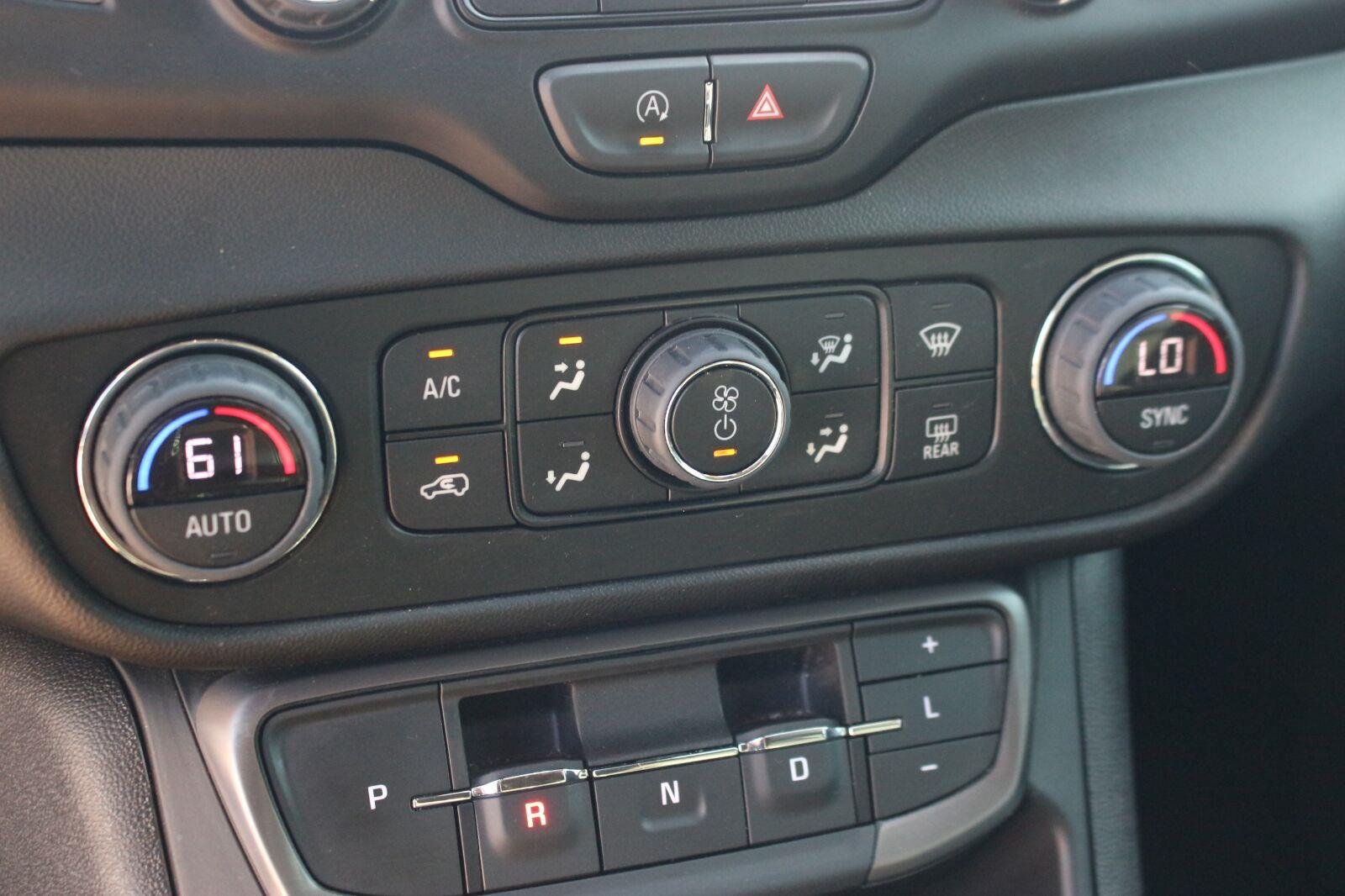 Used 2024 GMC Terrain AT4 w/ Infotainment Package II AWD/4WD image 29