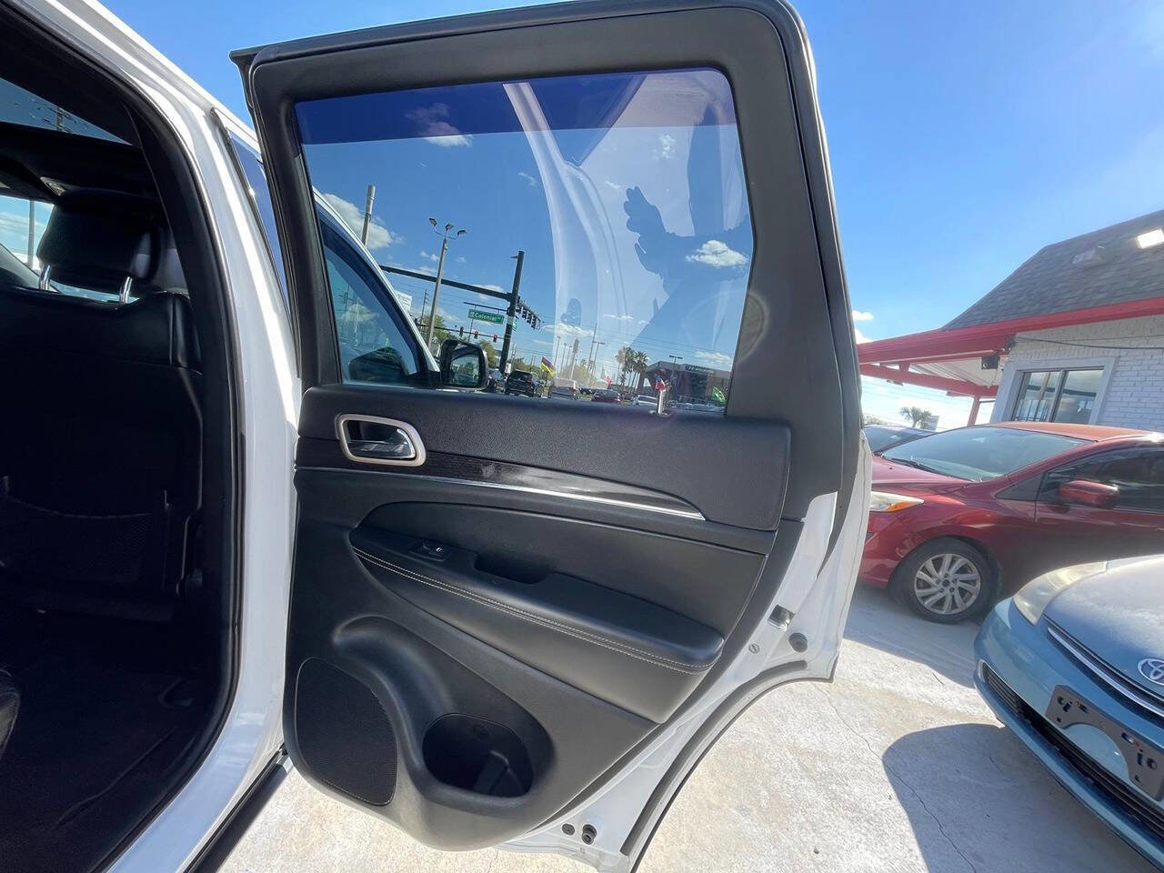 Used 2014 Jeep Grand Cherokee Limited AWD/4WD image 7