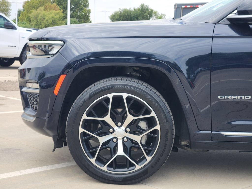 Used 2023 Jeep Grand Cherokee Summit AWD/4WD image 9