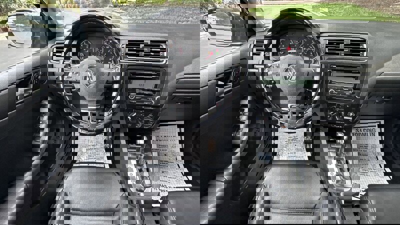 Used 2011 Volkswagen Jetta SE image 8