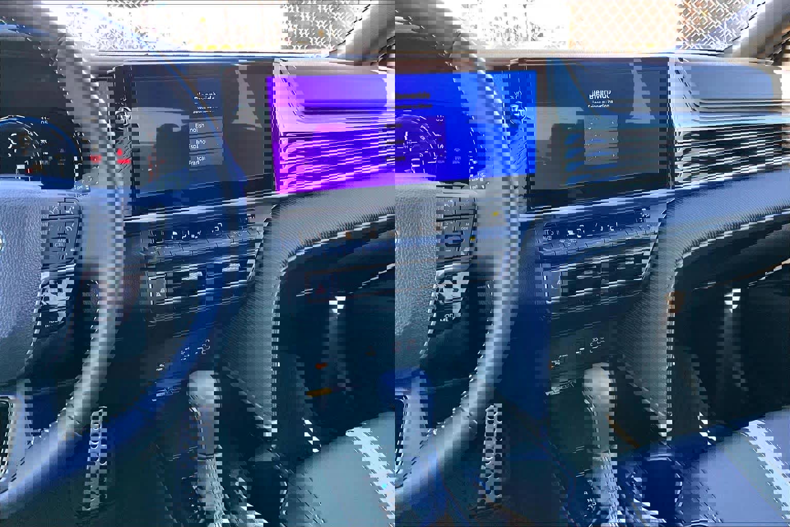 Used 2025 Toyota Camry SE image 6