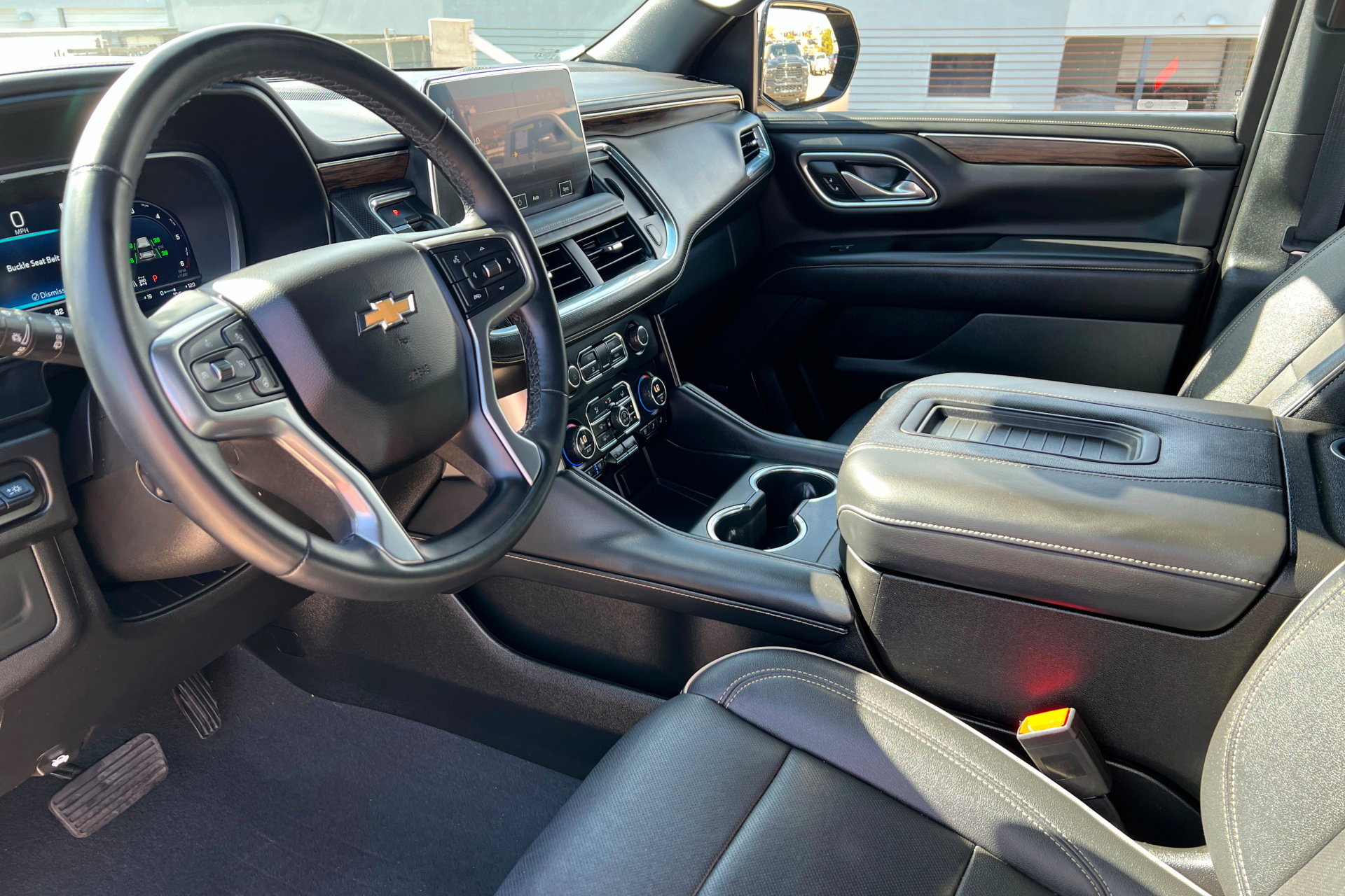 Used 2023 Chevrolet Suburban Premier AWD/4WD image 16