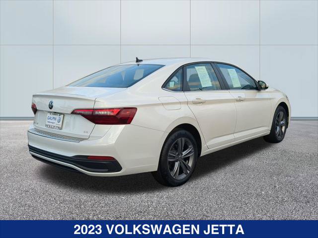 Certified 2023 Volkswagen Jetta SE FWD image 5