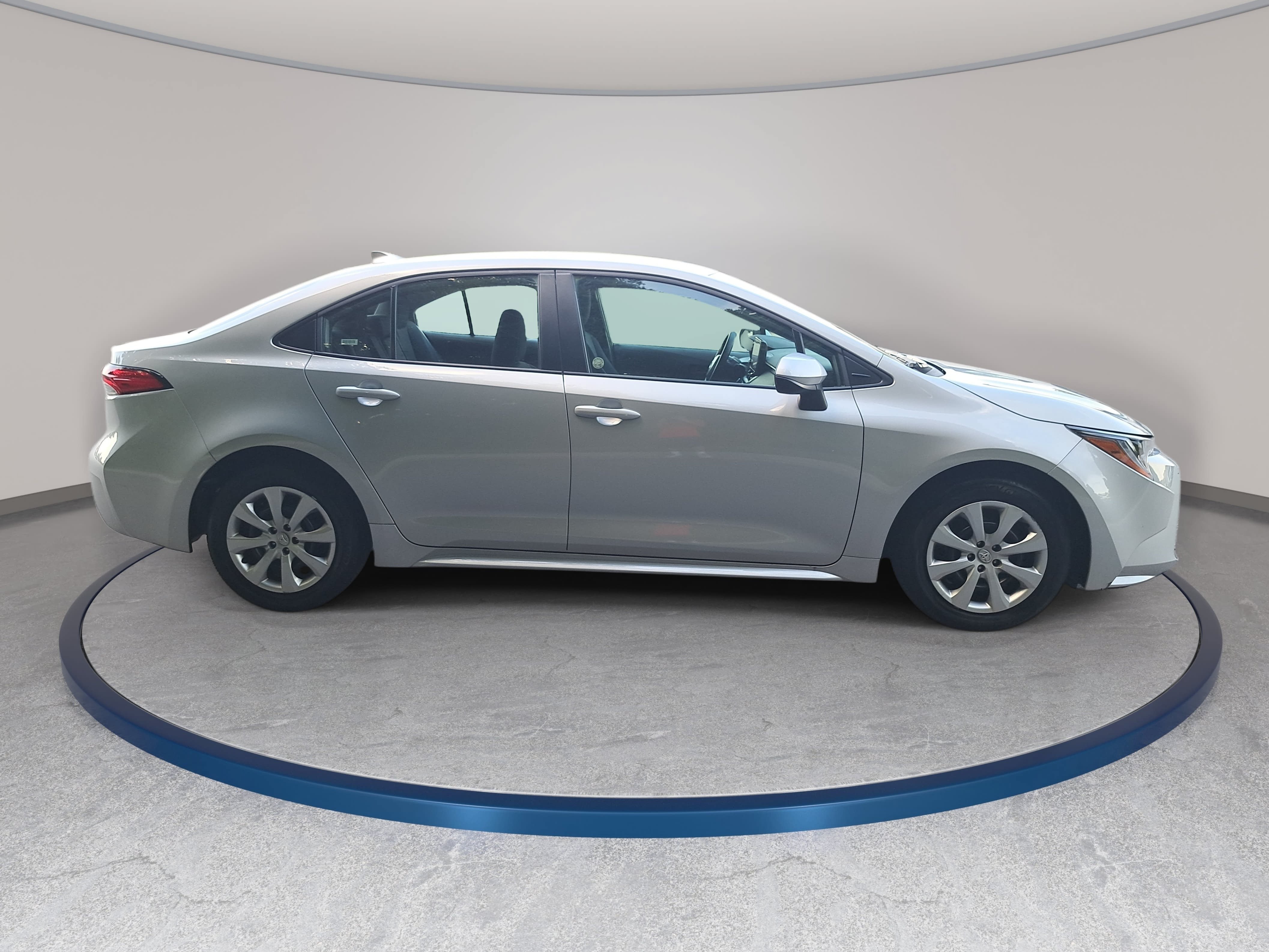 Used 2026 Toyota Corolla LE FWD image 4