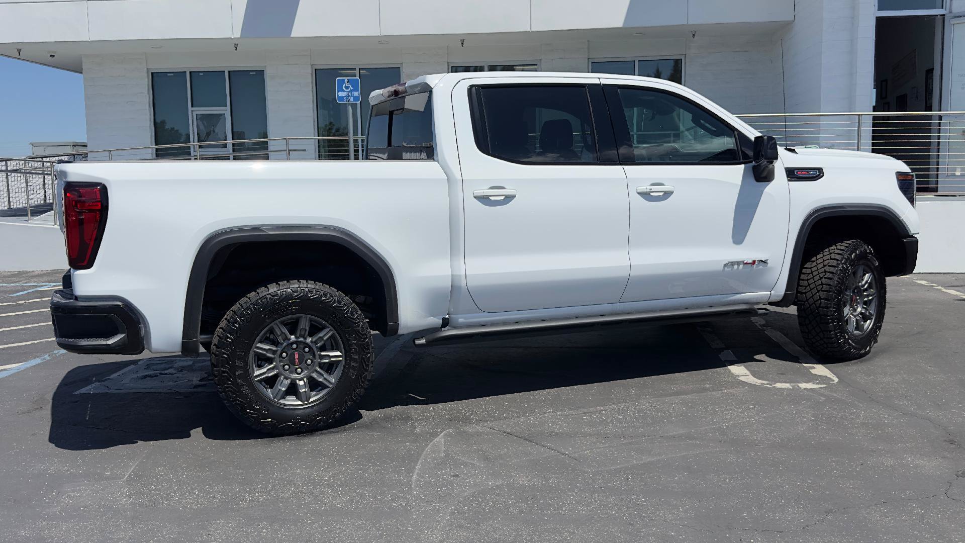 New 2026 GMC Sierra 1500 AT4X AWD/4WD image 4