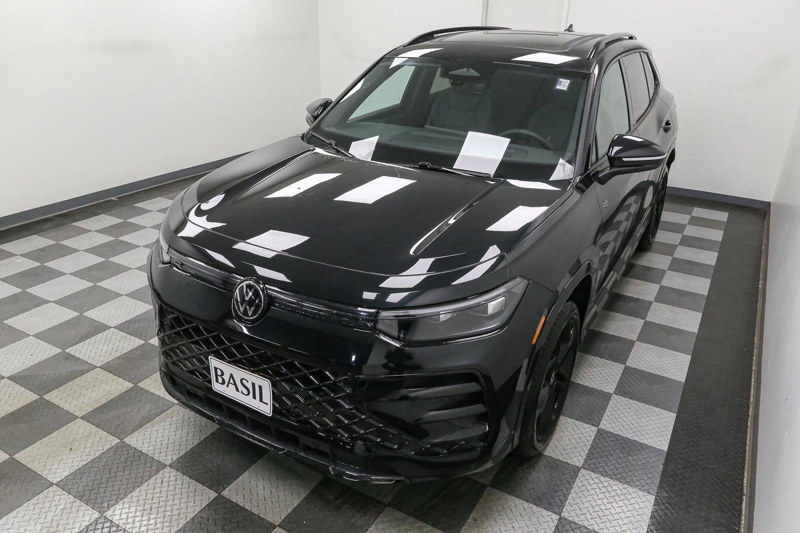 New 2026 Volkswagen Tiguan SE R-Line AWD/4WD image 6