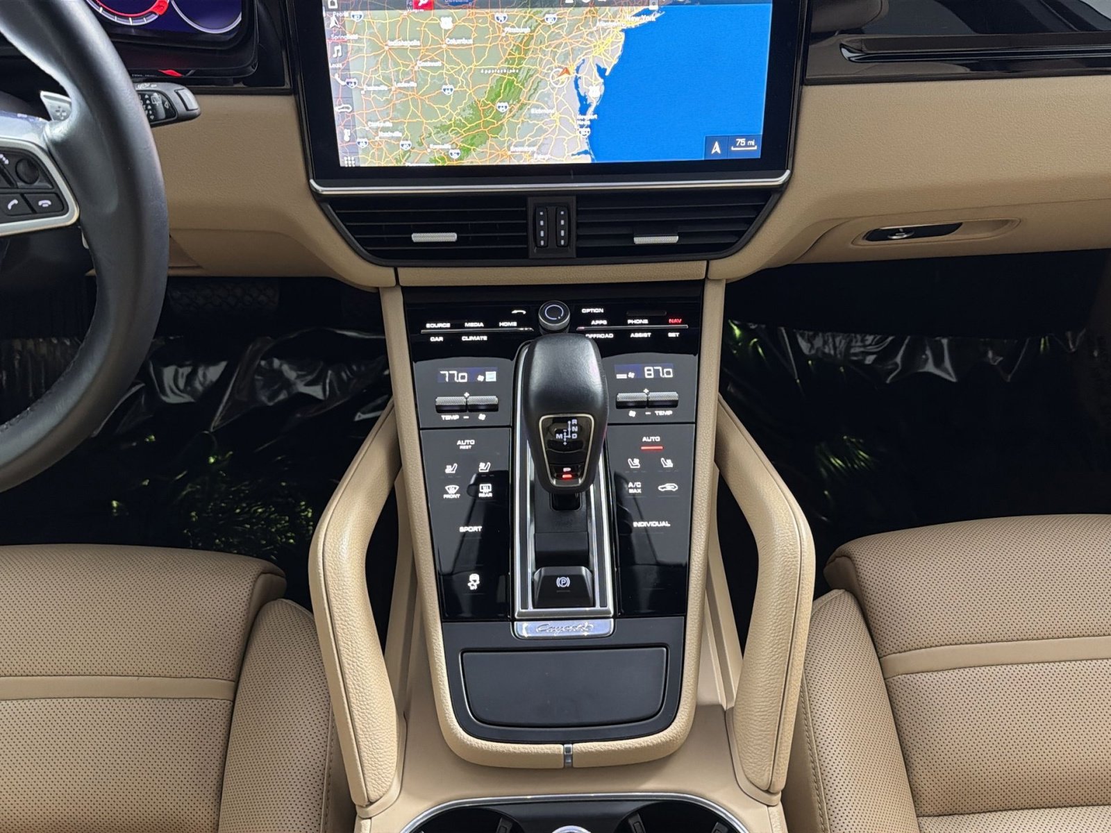 Used 2021 Porsche Cayenne image 22