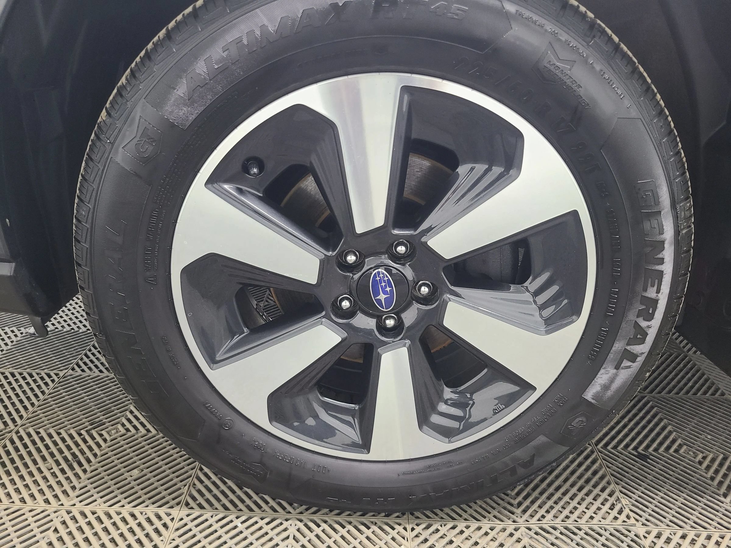 Used 2018 Subaru Forester 2.5i w/ Alloy Wheel Package AWD/4WD image 18