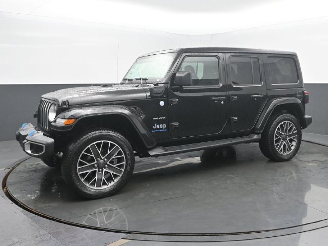 Used 2023 Jeep Wrangler Unlimited Sahara w/ Cold Weather Group AWD/4WD image 2