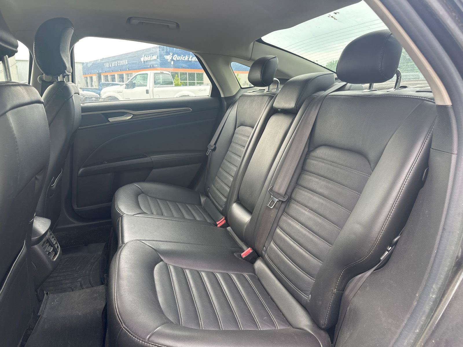 Used 2016 Ford Fusion SE w/ Equipment Group 202A FWD image 7