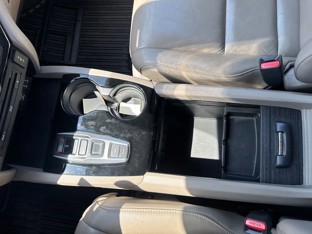 Used 2016 Honda Pilot Touring image 19